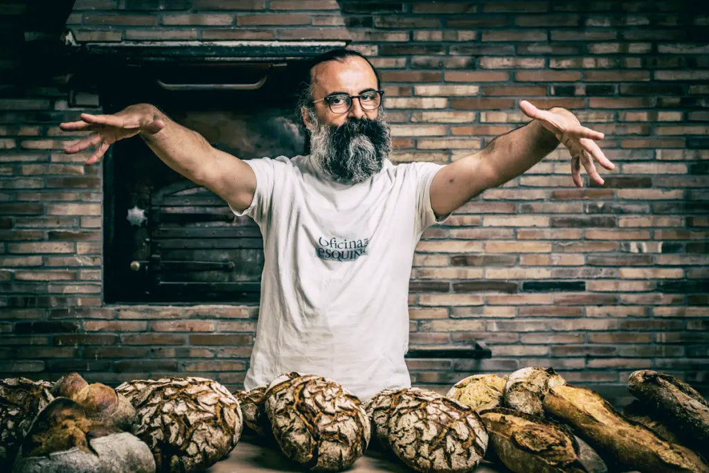 MARIO ROLANDO (MARIO ROLANDO BAKER)